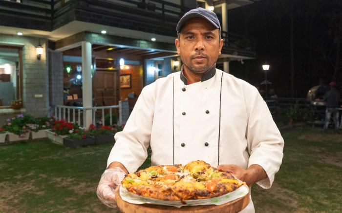 StayVista at Floradale W/Jacuzzi & Wood-Fire Pizza