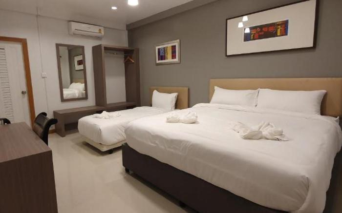 Intraplace Hotel