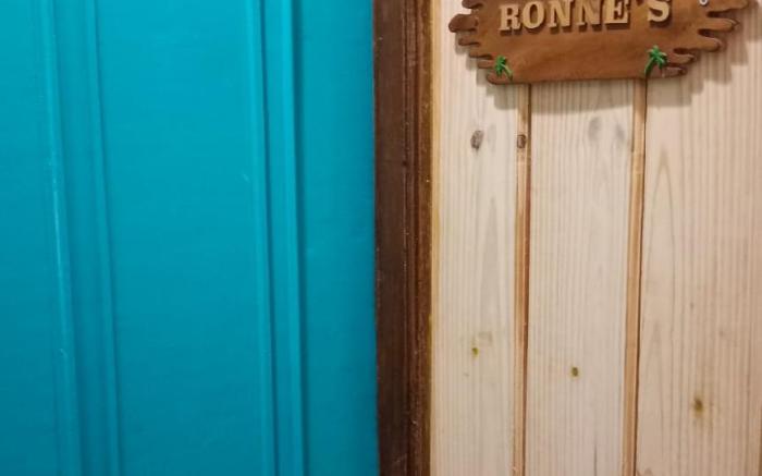 Ronne's 2BHK BAGA Apartment