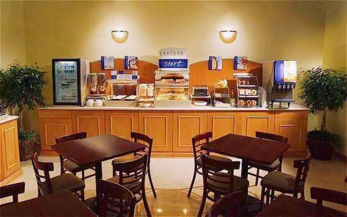 Holiday Inn Express Boston Brockton By IHG