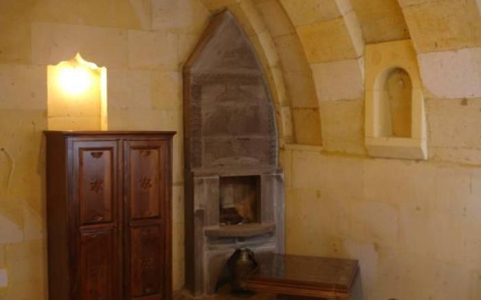 Vineyard Cave Hotel