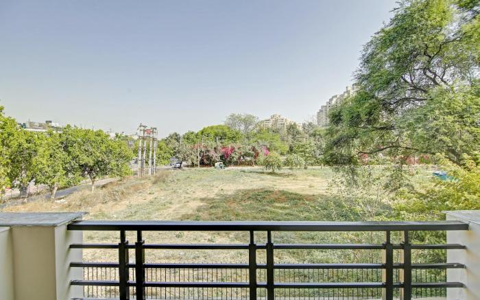 Collection O Imperial Oak Near Leisure Valley Park