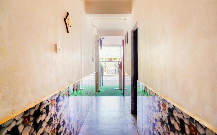 Hotel O Mahamaya Holiday Inn
