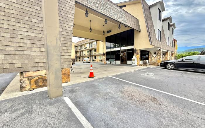 Tennessee Mountain Lodge Riverside by OYO