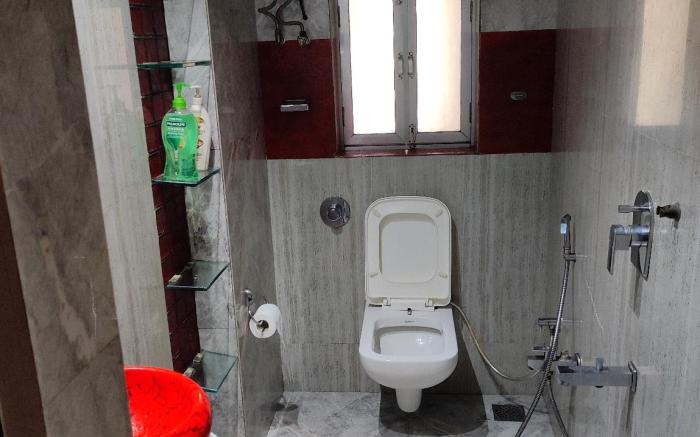 Lovely private furnished room in beautiful flat.