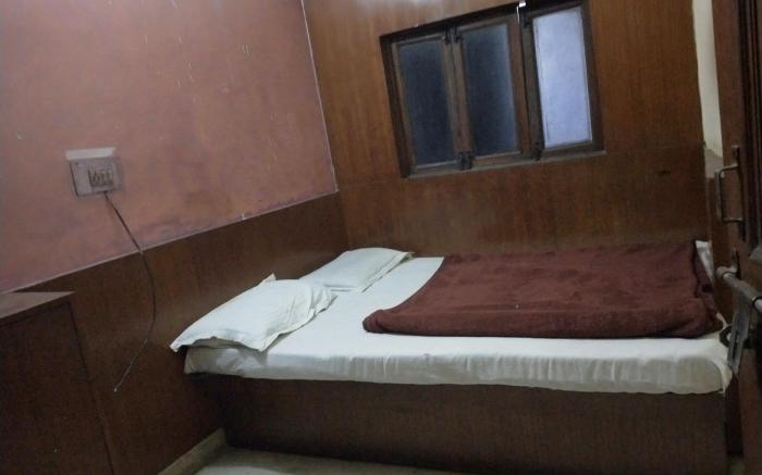 Mahesh guest house