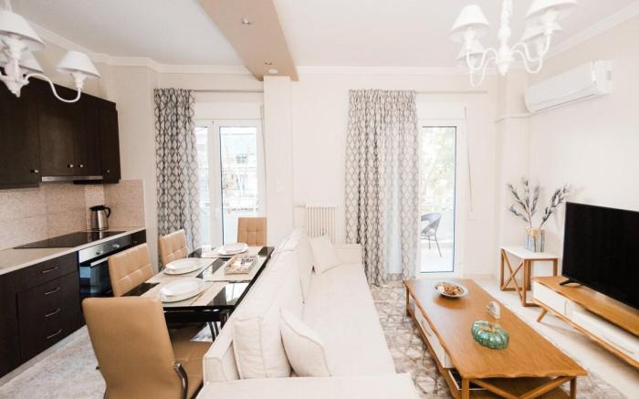 Best House, Ellinos Stratiotou, Ayia, Patra