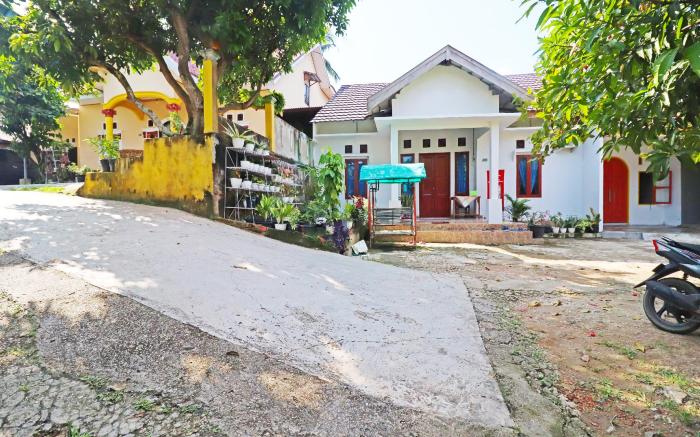 SPOT ON 91222 Kanjeng Mami Homestay Syariah