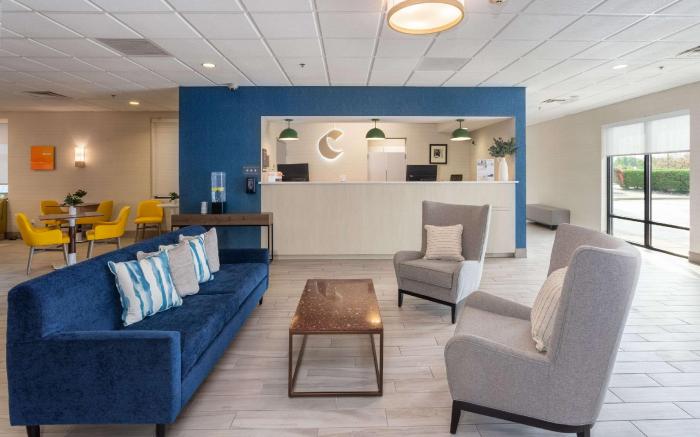 Comfort Inn & Suites Buffalo Airport