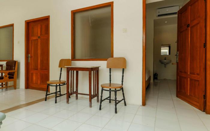 RedDoorz Plus @ Slamet Riyadi