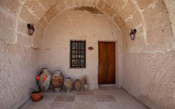 Narcissos Cave Hotel