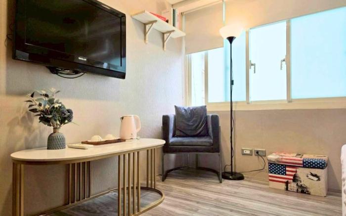 [2026/4 NEW RENOVATION] Bright Large Window Ensuite - Quiet Cozy Room-Double Bed-1 Min to MRT