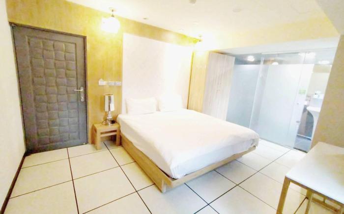 MRT Premium Room with French Window