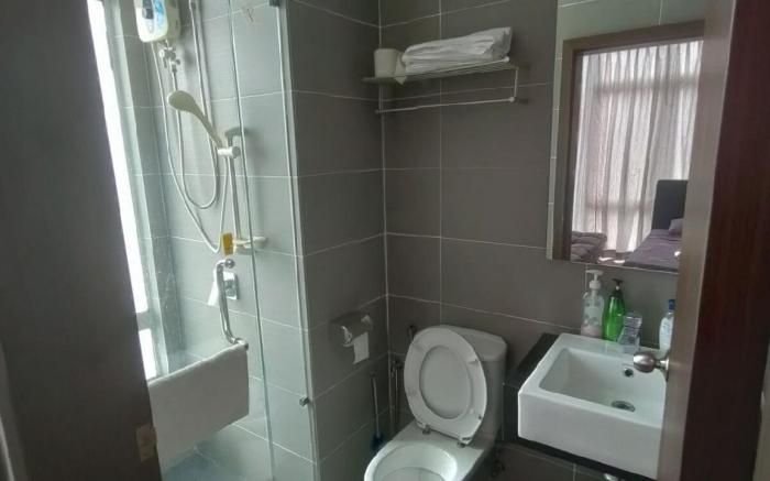 B20~KSL Mall ~ Bathtub ~ Netflix ~ 7 pax