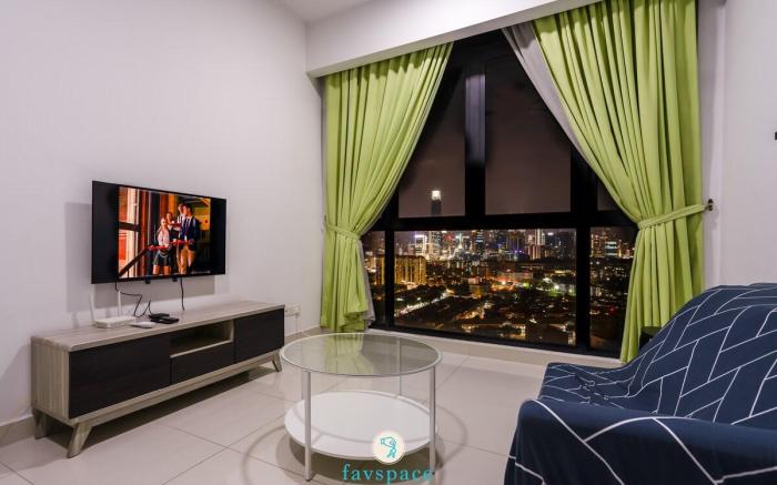 Lovely 4-bedroom condo with pool for 6 pax -Cheras
