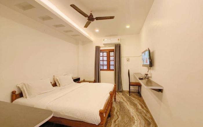 Hare Rama Hare Krishna - EESHA Hotel