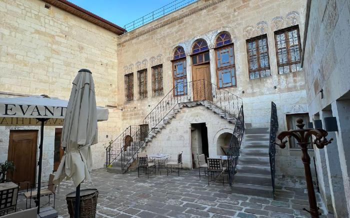 EVANTHIA CAVE SUITES