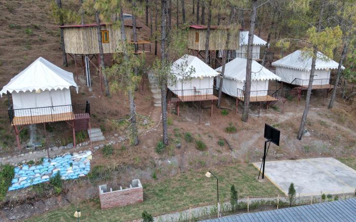 Paradise Pool Resort