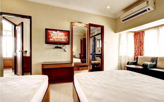 Nahar Manchester Inn