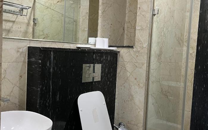 HOTEL LEE GARDEN Near Blue Flag Beach Puri