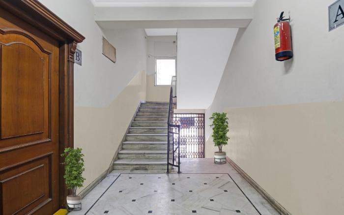 Capital O Samrat Palace Near Nampally Station