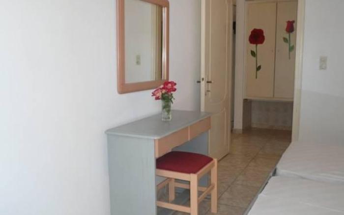Manine Apartments