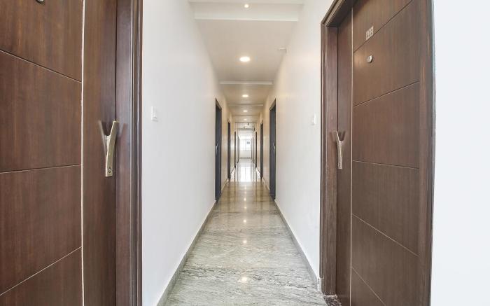 FabHotel Corner Courtyard - Nr Botanical Garden, Kondapur