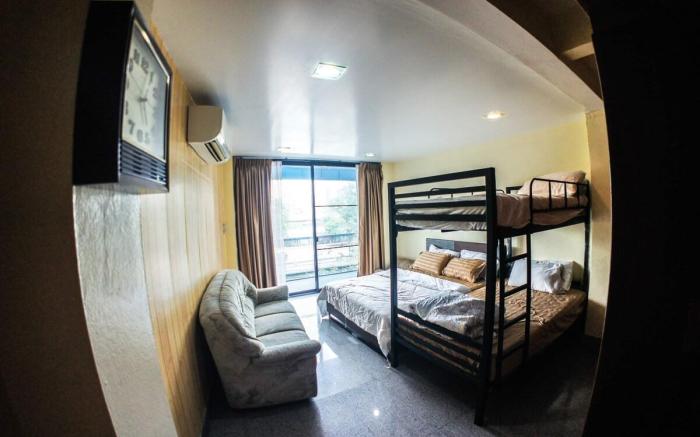 Cozy family room in town (MRT hualumphong station