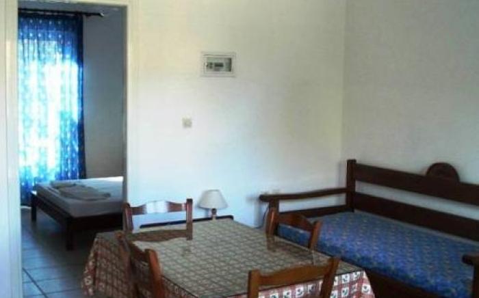 Poseidon Studios & Apartments