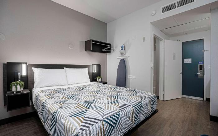Motel 6 San Diego, CA - Downtown