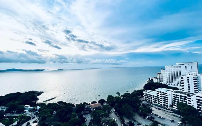 Unique 1-BR w/Seaview Balcony and Onsen in Pattaya