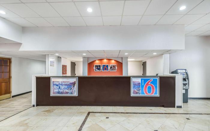 Motel 6 Henderson, TX