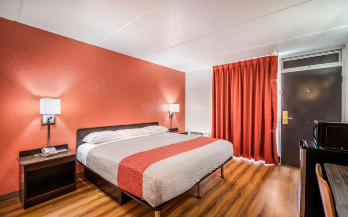 Motel 6 Henderson, TX