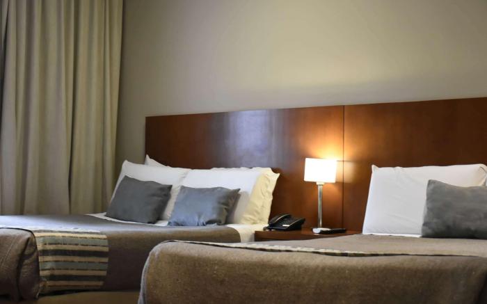 Howard Johnson Escobar Hotel