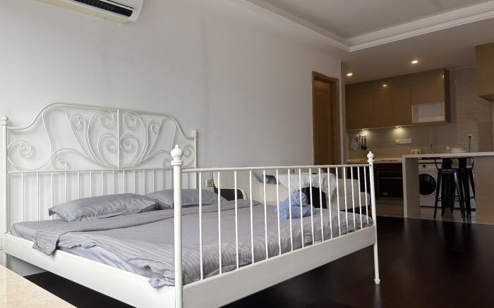 Queen Bed 2Pax Studio R&F Mall @ R&F Princess Cove