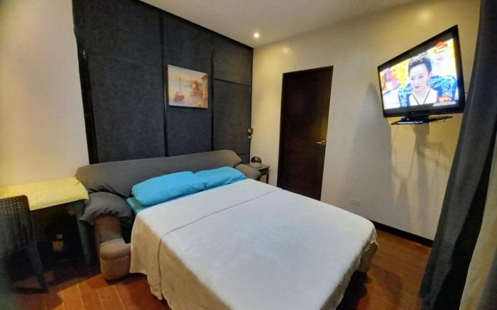 Adorable 1-Bedroom with hot shower and tub