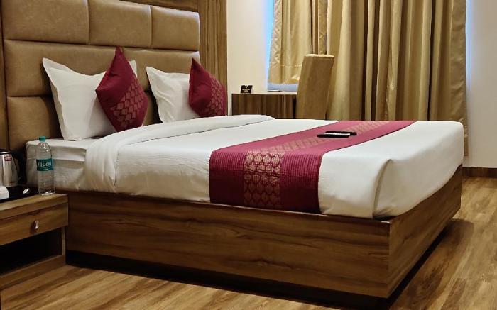 HOTEL PEARL WOOD