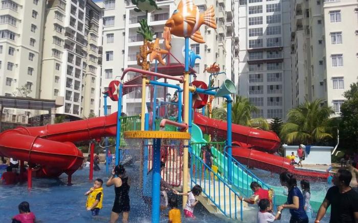 HomeStay FHS @ Free Water Theme Park Tickets Suite