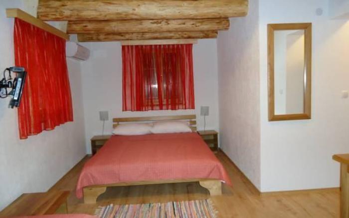 Rustic Inn River 2