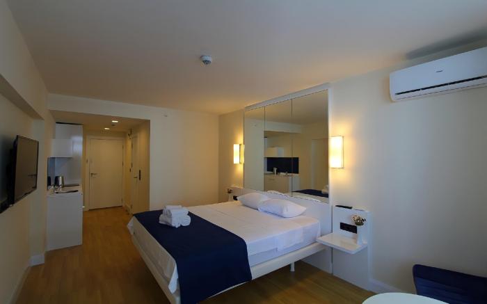 Studio apartment with sea view 
