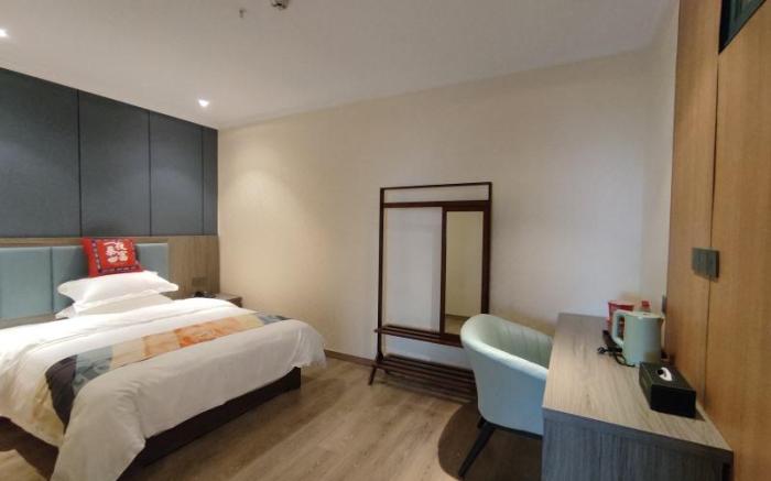 Shell Hotel Liuan Huoqiu County Madian Town Longma Avenue