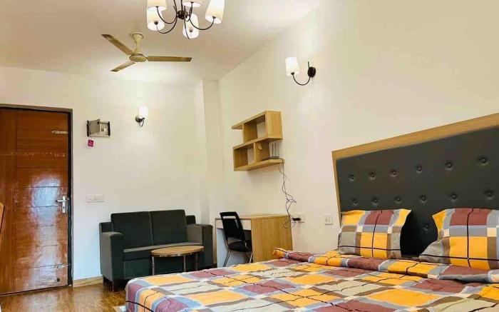 Lovely And Stylish Noida Studio