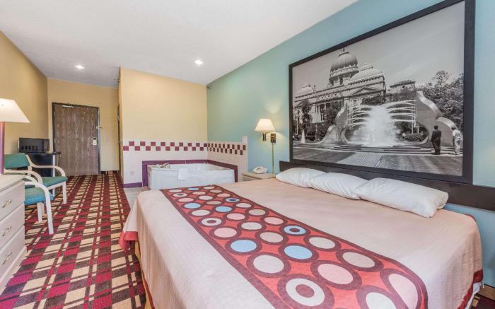 Super 8 By Wyndham Martinsville