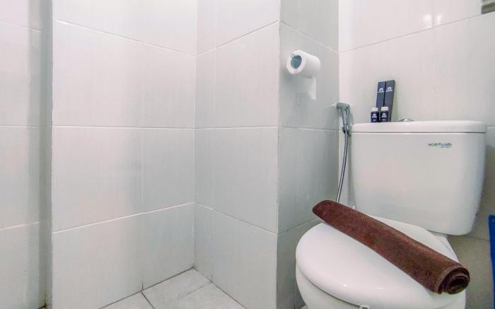 Elegant Comfy Studio at Barsa City Apt By Travelio