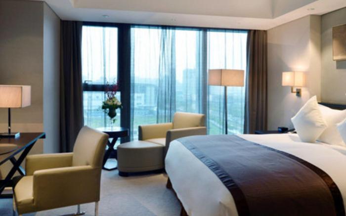 Howard Johnson by Wyndham IFC Plaza Ningbo