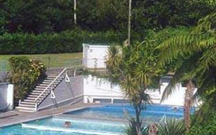 Opal Hot Springs & Holiday Park