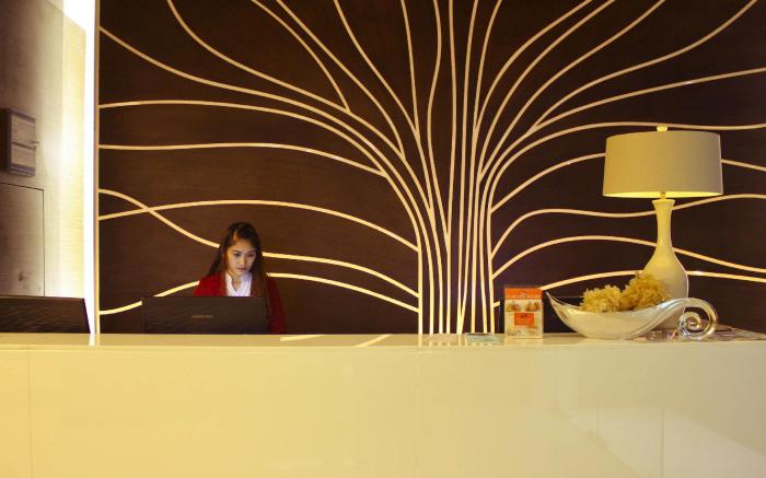 Avenue Suites