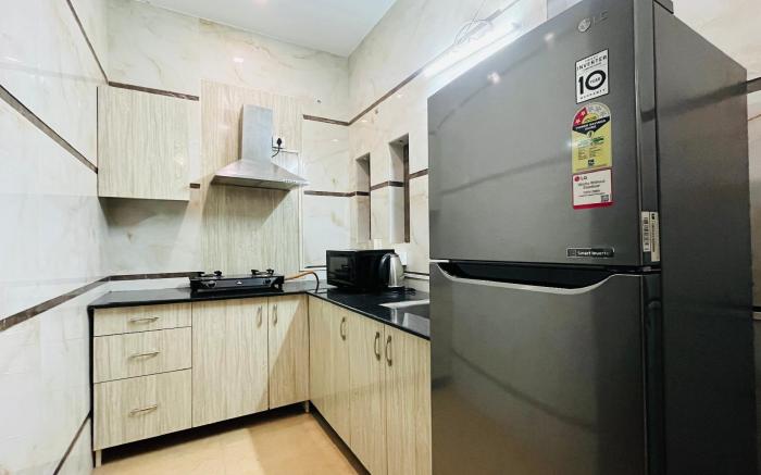 BluO 2BHK @ DLF CyberCity - Balcony, Lift, Parking
