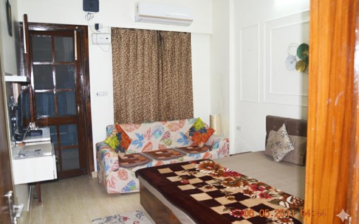 Budget Home stay 1BHK Flat Parking Lift Kitchen