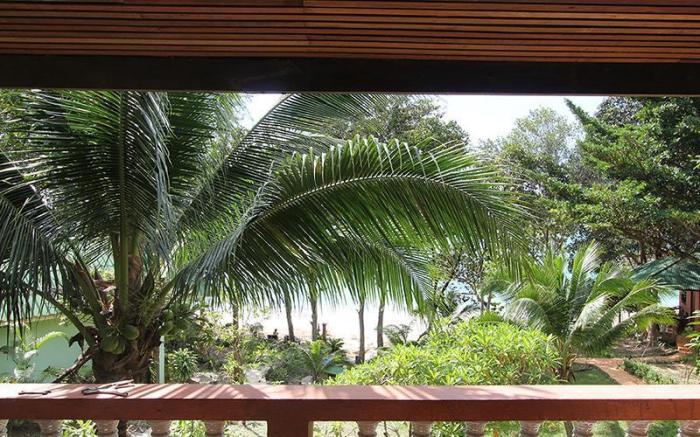 Chomjan Beach Resort